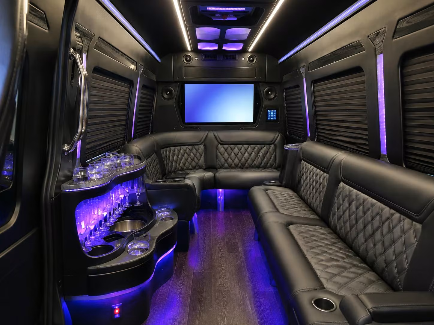 charterbuslivonia com makes booking school field trip buses in livonia simple