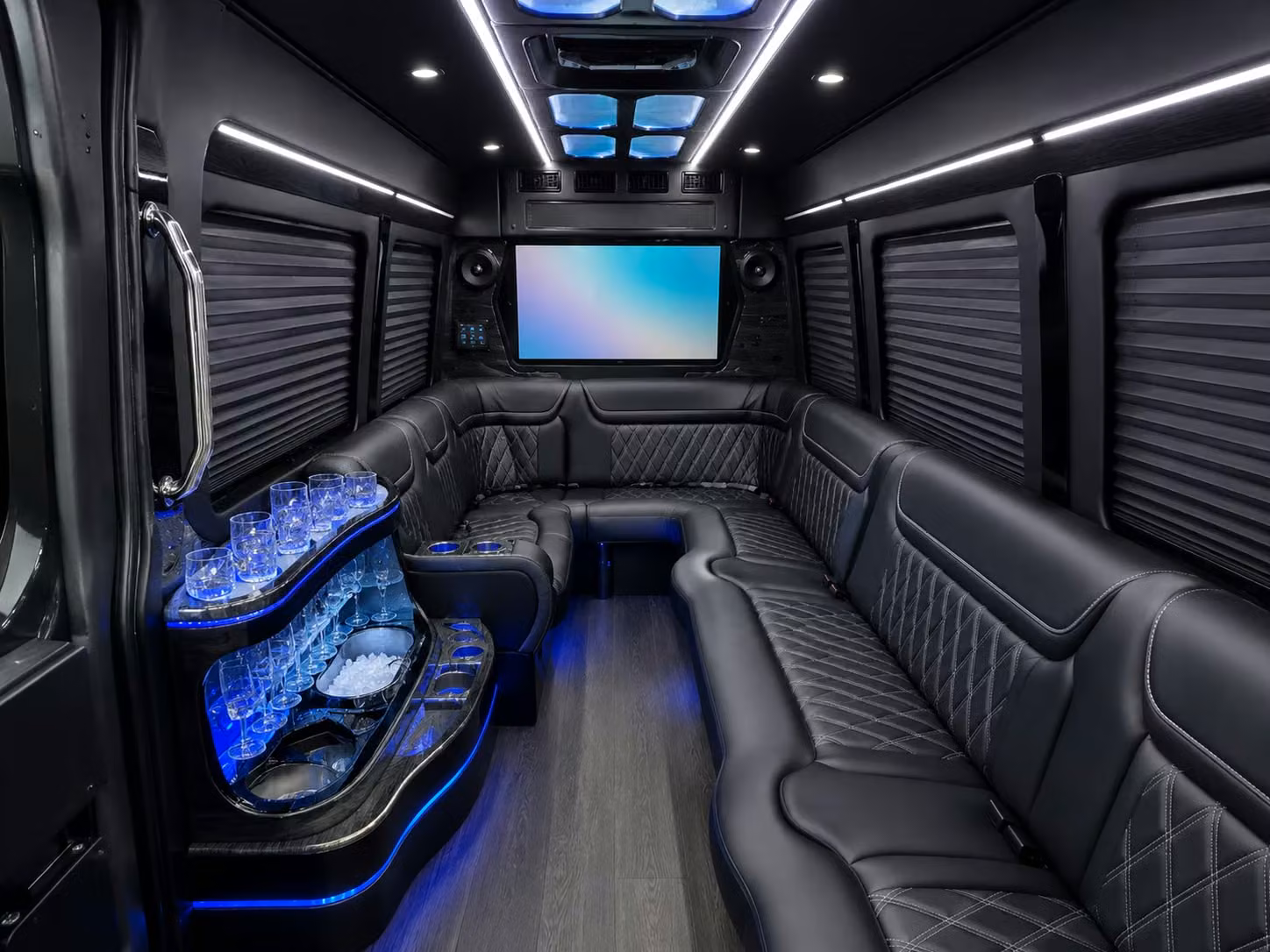 convention and trade show bus transportation serving livonia groups