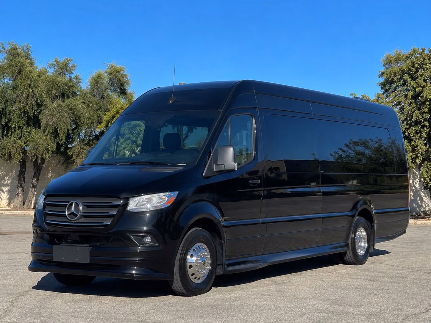 transportation serving livonia and nearby cities